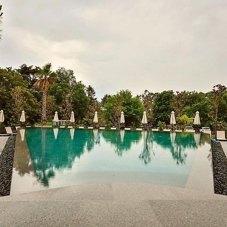 Sea Flats With Parking And Pool In Azur Residence Святые Константин и Елена Экстерьер фото
